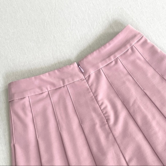 ⭐️host Pick⭐️ Aritzia Sunday Best Olive Mini 15" Skirt - Picture 9 of 9